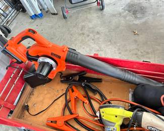 Black & Decker blower, battery