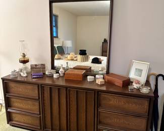 Mid Century Dresser, Jewelry Boxes, Decor