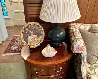 End Table/Chest, Lamp, Decor