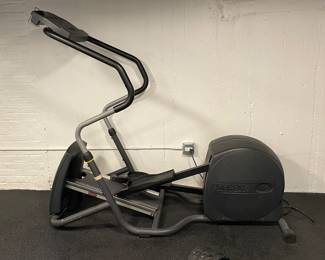 Precor Elliptical Trainer. Model EFX5.21si. Photo 1 of 3.