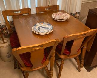Kitchen table with 4 chairs