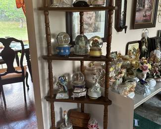 Large collection of music boxes 