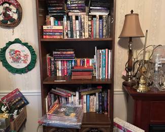 Paperback and hardcover Books, crime magazines