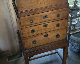 Cutlery cabinet on stand