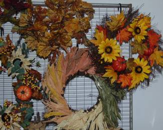 BEAUTIFUL FALL WREATHS & GARLAND