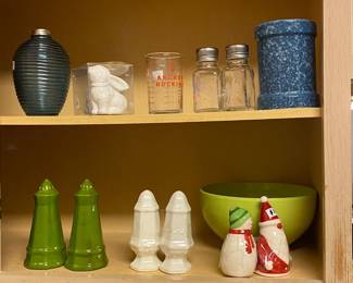 CHRISTMAS SALT & PEPPR SET SOLD