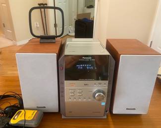 Small bookcase stereo
