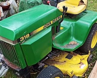 John Deere lawn tractor 318
