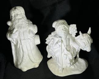 Santa figurines 