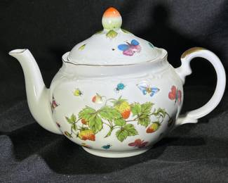 Strawberries, butterflies & bugs teapot, really sweet! 