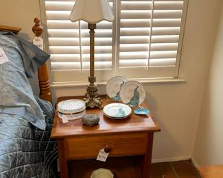 Pair of matching nightstands 