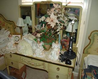 Dressing table