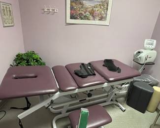 Amazing Chattanooga traction/spinal decompression table!