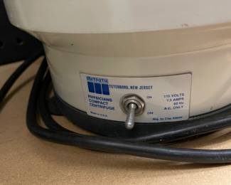 Physicians, compact centerfuge 