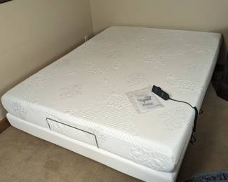 Innova Sleep Systems Adjustable Queen Size Bed 59w 79d 21.5h