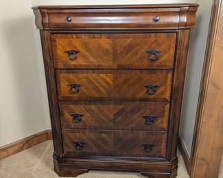 New Classic Furniture Tall Dresser 40w 19.5d 50h
