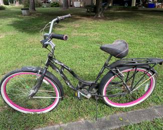 Schwinn Riverside 7 speed Cruiser bike with 26" tires, 18" frame.