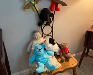 Voodoo Mama JuJu casts her magic spells on her minions.