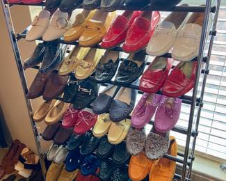 Size 61/2....Lucky small feet people.