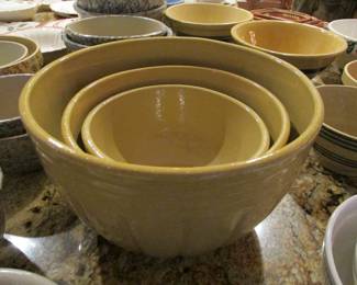 Roseville mixing bowls