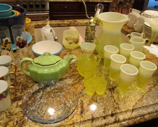 Lemon vaseline glass