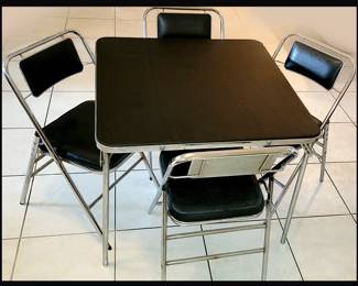 Very Attractive Samsonite Card Table and Chairs
