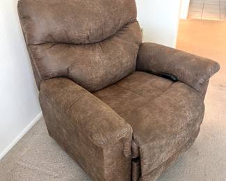 Lazy Boy Lift Chair $625