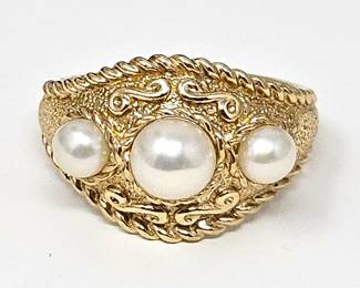  Pretty and Ornate 10k Yellow Gold Band Featuring Three Small Cultured Pearls (Center Pearl is 6.9 mm) Ring Size 7
