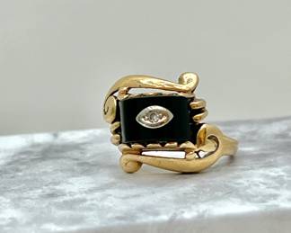 Color Gold Antique Ring with Onyx and diamond