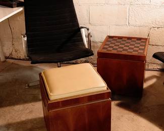 Lane Furniture Wal- nut Cube Ottomans w/Flip Top Upholstery Seat to Game Board