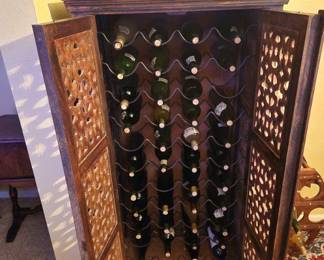 Wine chest (picture 1/2)