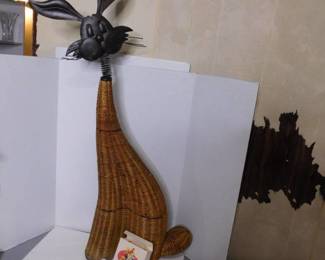 Looney Tunes Watch & Rabbit Statuary