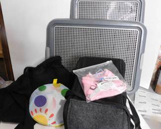 Pet Carriers & Accessories