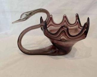 007 Purple Art Glass Swan Bowl