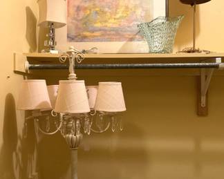 Floor lamp; 2 small lamps; art work