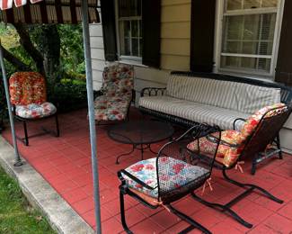 Vintage spring patio set 
Item Location
Outside front porch 