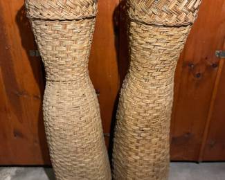 Seagrass type garden vases 
Item Location
Main Floor Entryway 