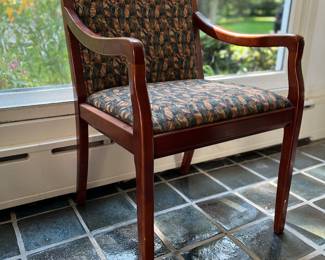 Accent chair
Item Location
Kitchen 