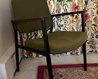 Mid century arm chair
Item Location
Kitchen 