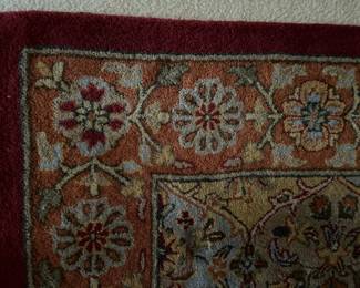 Area rug 
Item Location
Main floor living room 