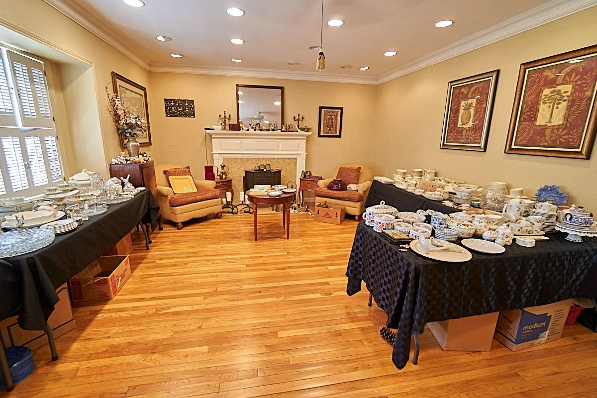 HUGE BELLAIRE ESTATE SALE in Bellaire, TX starts on 9/14/2023