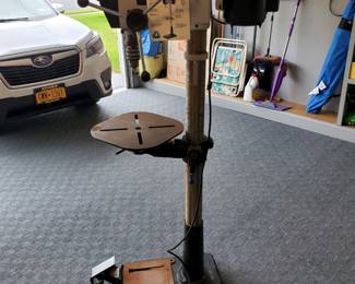 DELTA 16 1/2" FLOOR DRILL PRESS