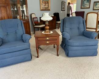 Pair of blue recliners 