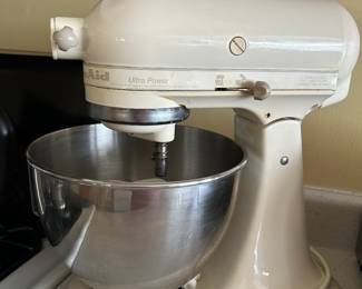 Kitchenaid Artisan 325 watts Stand Mixer 