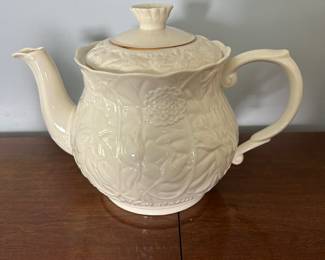 Belleek ‘Serenity’ Teapot with Cover 