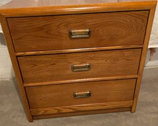Vintage oak 3 drawer nightstand 