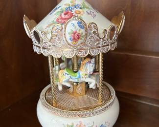 OLD SAN FRANCISCO MERRY GO ROUND MUSIC BOX