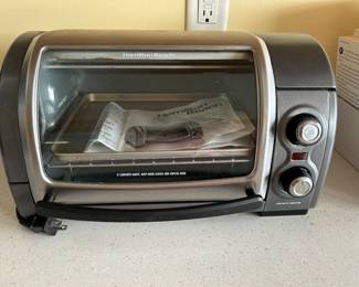 Hamilton Beach Easy Reach 4-Slice Countertop Toaster Oven With Roll-Top Door