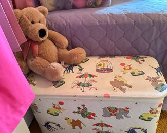 Vintage Pearl Wick Toy Chest. The pattern is called "Gay Times"