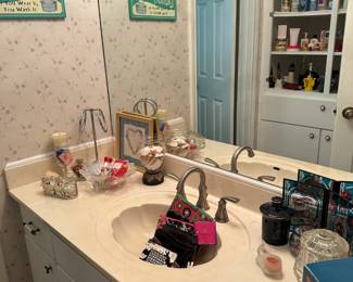 The usual bathroom selections